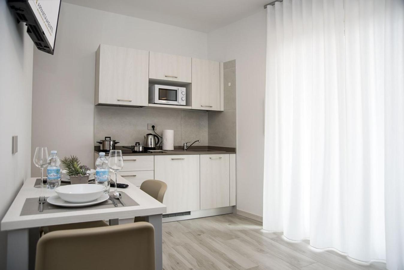 Camelot Appartamenti - Business E Holiday San Martino Buon Albergo Exterior photo
