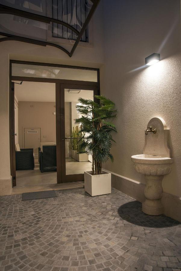 Camelot Appartamenti - Business E Holiday San Martino Buon Albergo Exterior photo